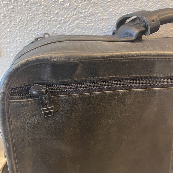 NWT -Tumi The Safecase Computer Brief - Picture 4 of 16